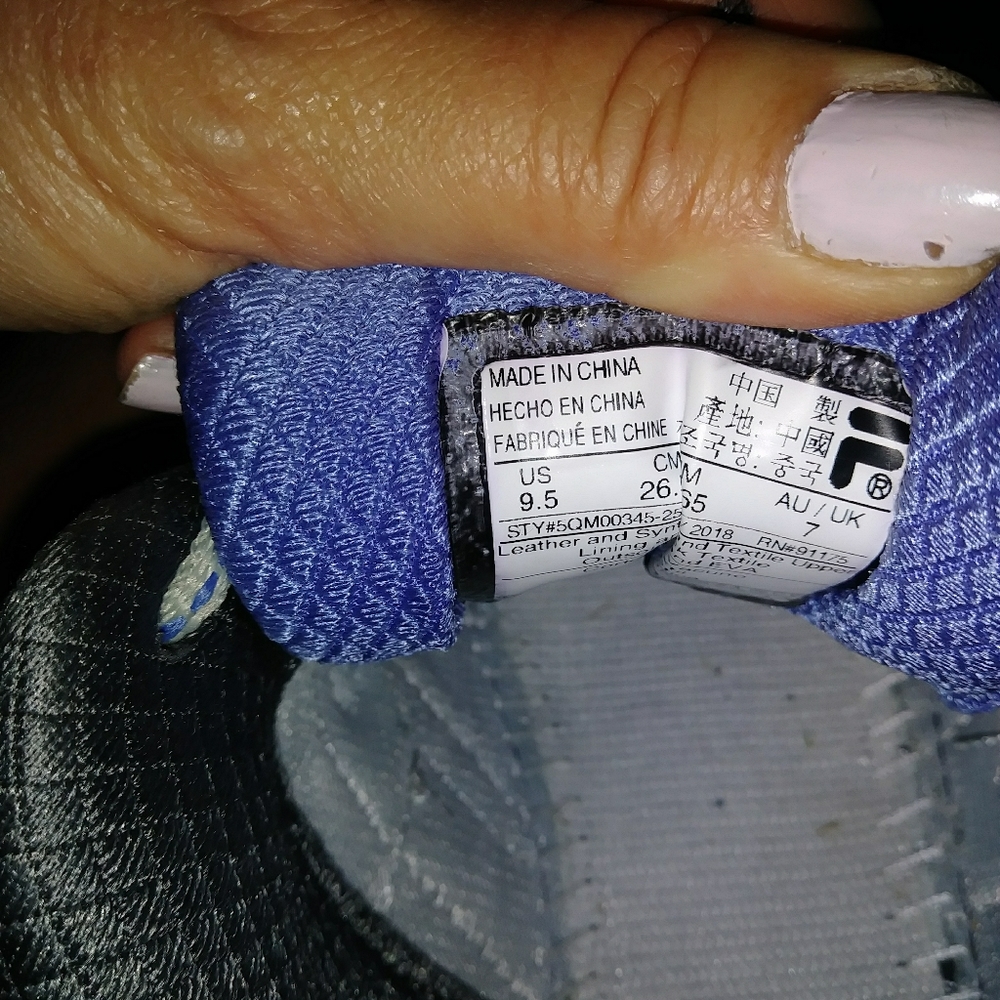 Fila tennis shoe - Picture 3 of 6